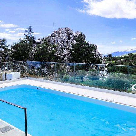 Villa M - Villa With Private Pool And Yard Anatoli  Exterior photo