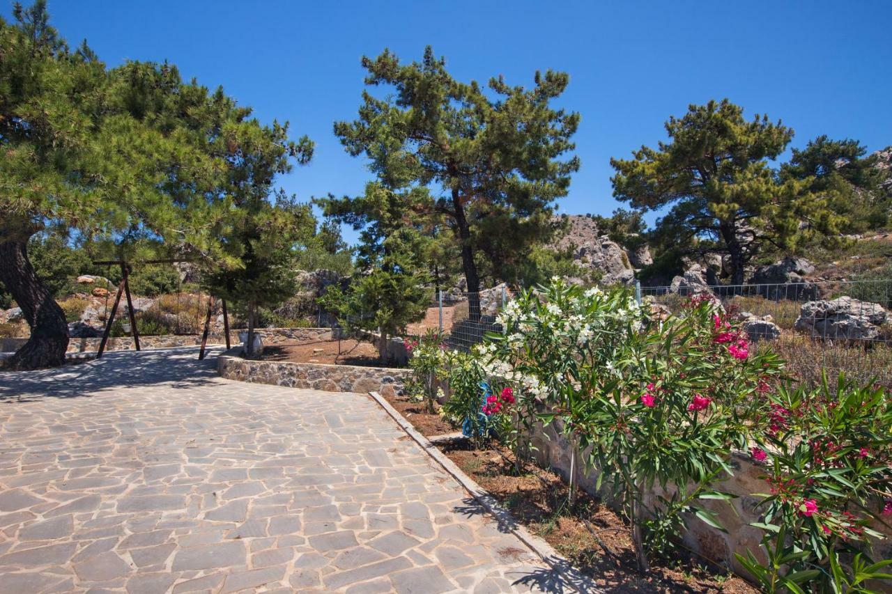 Villa M - Villa With Private Pool And Yard Anatoli  Exterior photo